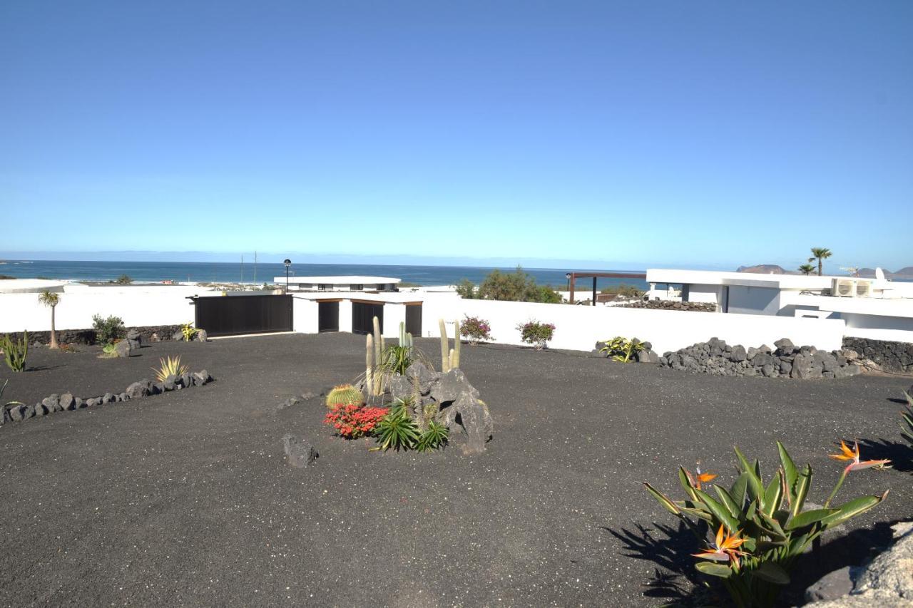 La Belle Vie Villa Famara Dış mekan fotoğraf