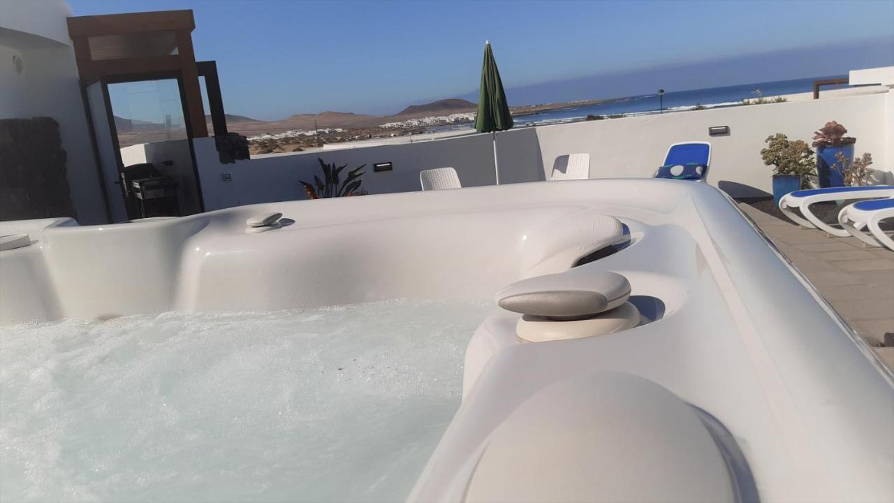 La Belle Vie Villa Famara Dış mekan fotoğraf